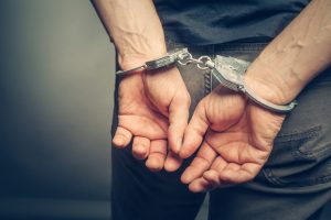 逮捕もありえる？不法就労助長罪を解説