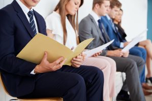 外国人を中途採用するということ。メリットや注意点を解説！